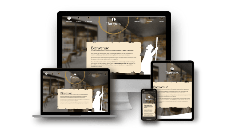 Illustration montrant le site Damraz sur différents types d'écrans.